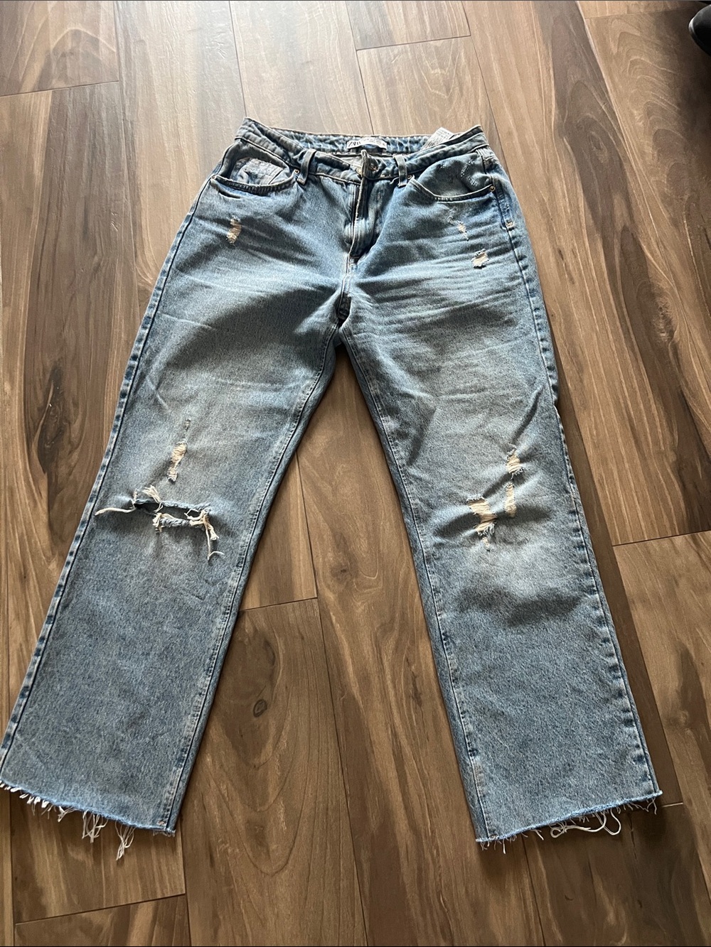 Zara Women's Light Blue Distressed Straight-Leg Jeans